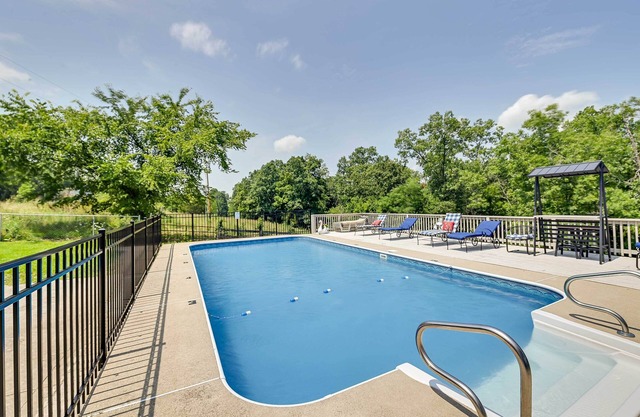 Home w/ Private Pool - 15 miles to Ark Encounter!