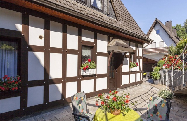 Maison de vacances chic avec terrasse à Hallenberg