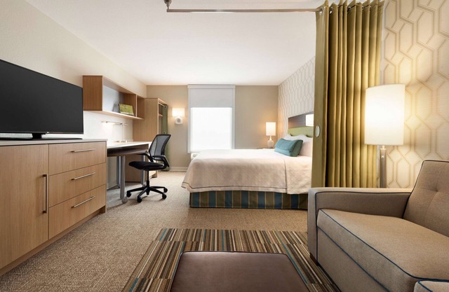 Home2 Suites by Hilton Milwaukee Brookfield