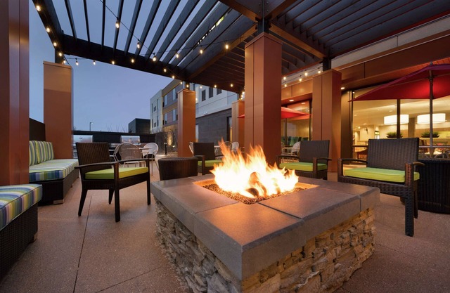 Home2 Suites by Hilton Milwaukee Airport
