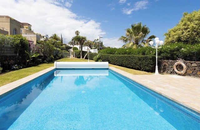 Home2Book Charming House, BBQ & Pool, Santa Úrsula