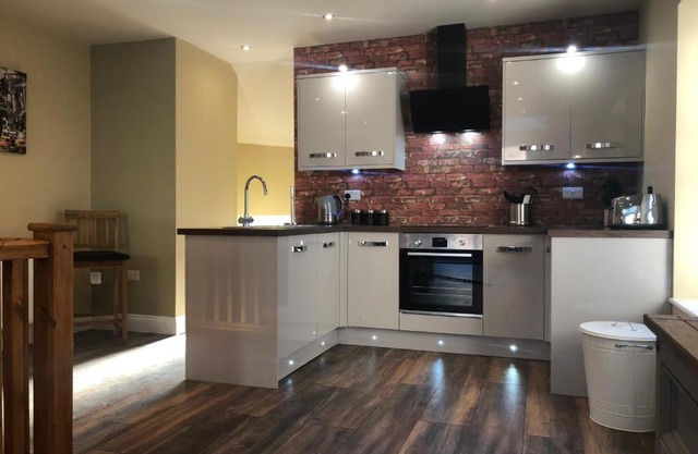 HomeArms Cottage