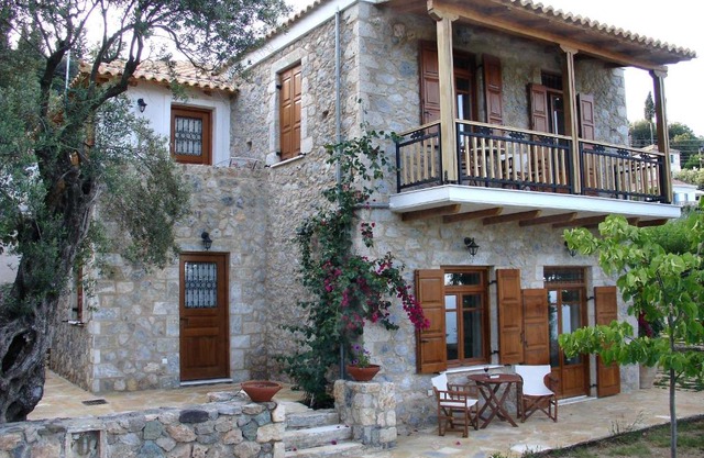 Homeberry, Traditional Stone House in Tiros