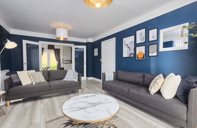 Homebird Property - Ash Tree House