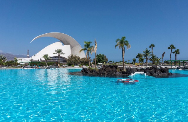 NextDoor Oasis: ocean front, terrace, natural pool- HomeForGuest