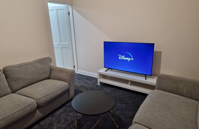 Homely 3-bed house in Bham 15 min from City Centre