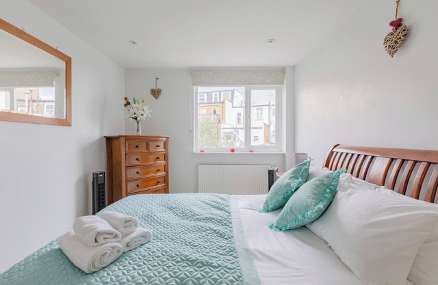 Stunning House w Garden in Battersea - Discounted!