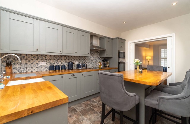 Homely and Modern Maisonette in Vibrant Bristol