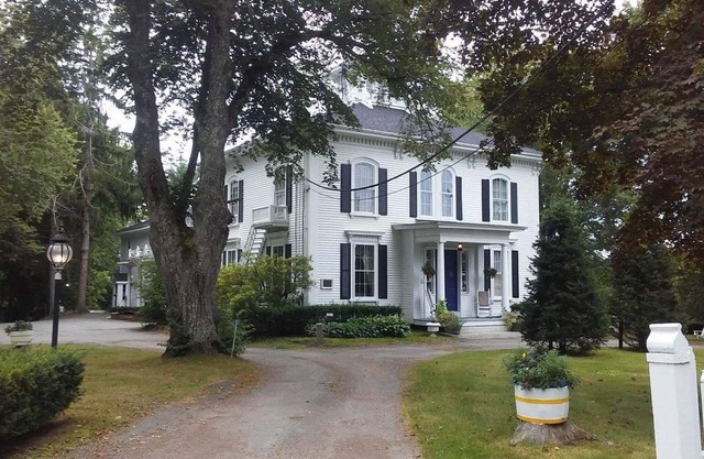 Homeport Inn and Tavern