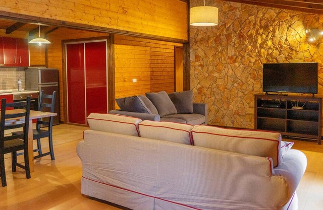 Homerez - Chalet exceptionnel pour 8 pers. avec piscine partagée et balcon