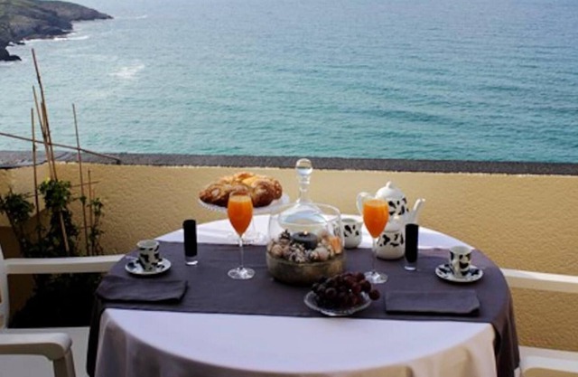 Homerez - À 10 m de la plage ! Appartement pour 6 pers. avec jardin à Malpica