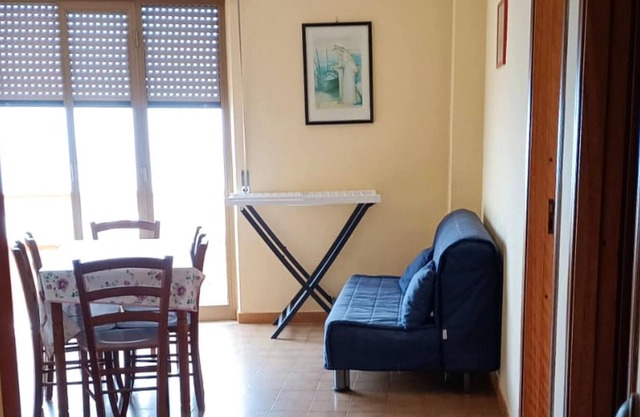 Homerez - À 10 m de la plage ! Superbe appartement pour 6 pers. à Torre Melissa