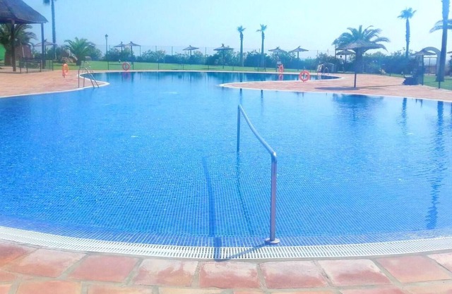 Homerez - À 150 m de la plage ! Appartement pour 4 pers. avec piscine partagée