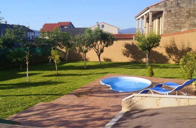 Homerez - Superbe maison pour 8 pers. avec jardin et terrasse à Esteiro