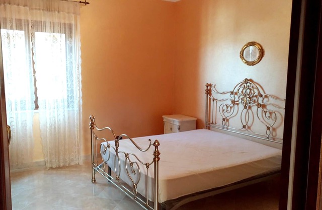 Homerez - Superbe appartement à 5 km de la plage pour 4 pers. à Montagnareale