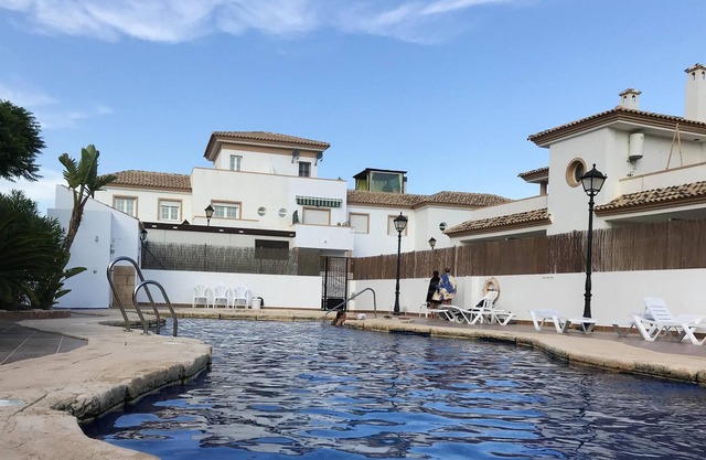 Homerez - Appartement à 8 km de la plage pour 4 pers. avec piscine partagée