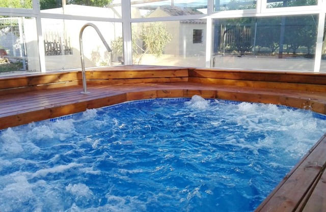 Homerez - Appartement pour 2 pers. avec piscine partagée et jacuzzi à Noguericas
