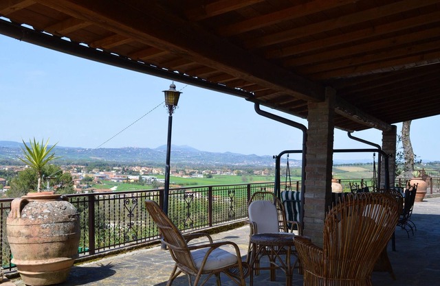 Homerez - Appartement pour 5 pers. avec piscine partagée et terrasse à Torgiano