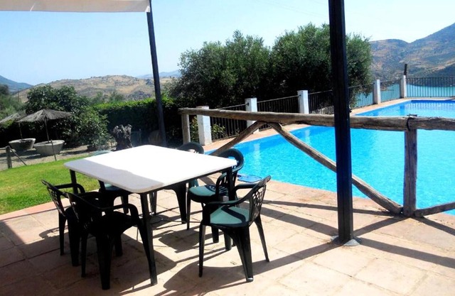 Homerez - Maison pour 4 pers. avec piscine partagée à Zahara de la Sierra