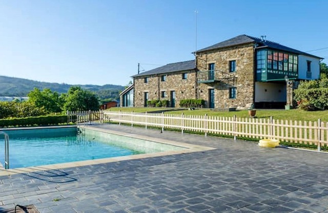 Homerez - Grande villa pour 23 pers. avec piscine, terrasse et balcon