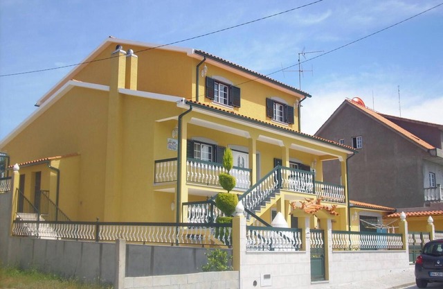 Homerez - Maison charmante à Cortiçada avec balcon et vue montagne