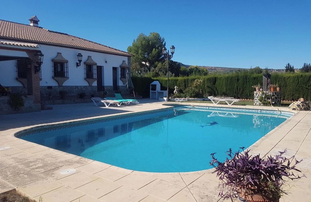 Homerez - Maison charmante à Arriate avec piscine privée.
