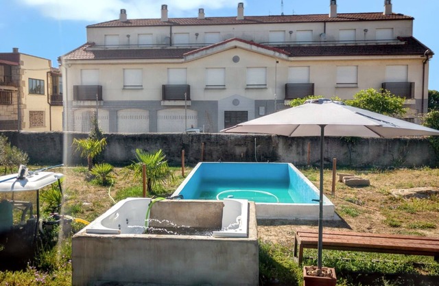 Homerez - Villa charmante près de Vitigudino avec piscine partagée