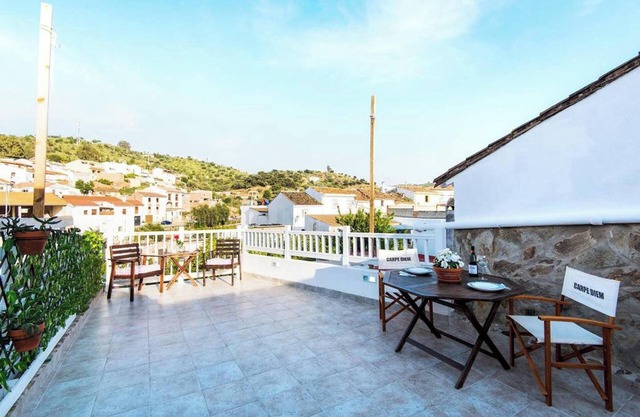 Homerez - Villa charmante avec piscine privée à Riogordo