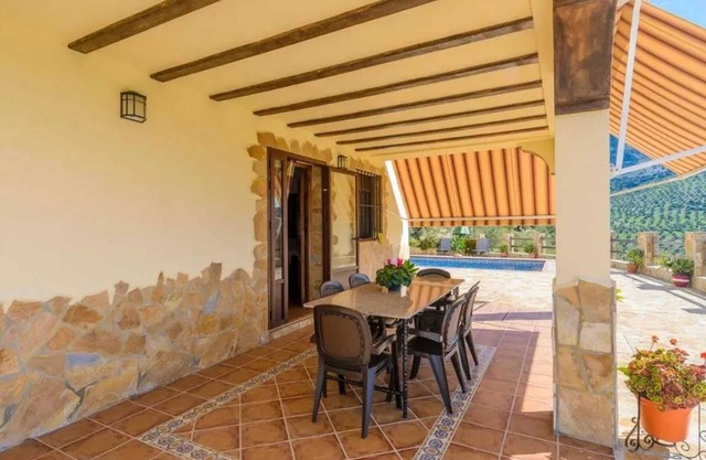 Homerez - Chalet confortable à El Gastor avec piscine privée