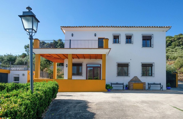 Homerez - Casa cómoda en Carcabuey con piscina privada