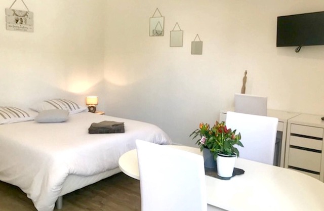 Homerez - Joli studio pour 2 pers. avec jardin et terrasse à Rennes