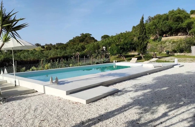 Homerez - Bungalow cosy avec piscine à Madrigueras