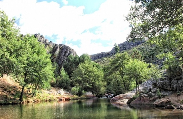 Homerez - Casa cálida en Cañamero con piscina