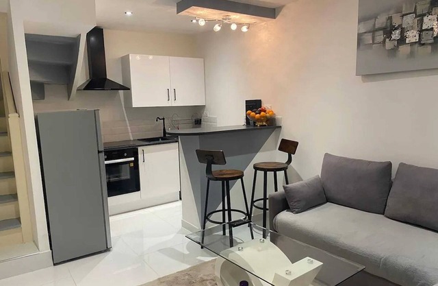 Homerez - Cozy House in Trèbes with 2 Bedrooms