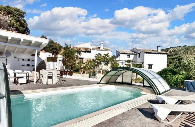 Homerez - Villa élégante à Grenade avec piscine et jardin