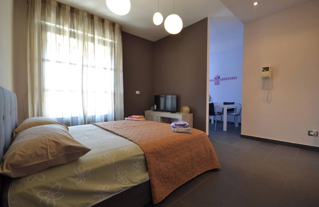 Homerez - Apt à Vercelli avec balcon.