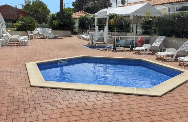 Homerez - House in St-Pierre-d'Oleron with pool