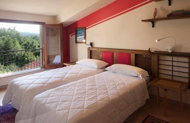 Homerez - Maison pour 4 pers. avec jacuzzi, jardin et terrasse à Decollatura