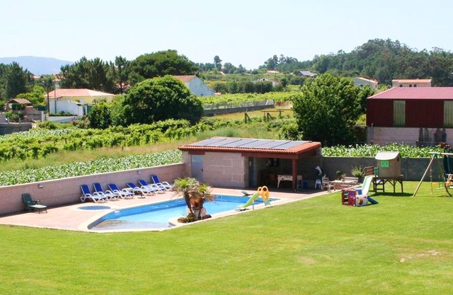 Homerez - Maison pour 8 pers. avec piscine partagée et jacuzzi à Sanjenjo