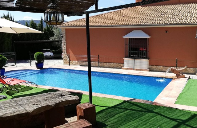 Homerez - Maison pour 8 pers. avec piscine, terrasse et balcon à Arriate, Málaga