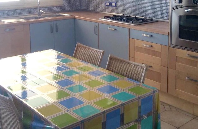Homerez - À 100 m de la plage ! Grand appartement pour 10 pers. à Schiavonea