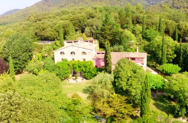 Homerez - Demeure pour 19 pers. avec piscine et terrasse à Sales de Llierca