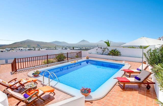 Homerez - Villa moderne à Nazaret avec piscine privée