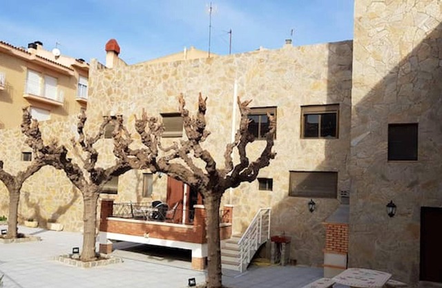 Homerez - Appartement à 17 km de la plage pour 4 pers. avec jardin à Maspujols