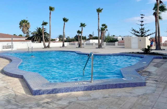 Homerez - Appartement à 1 km de la plage pour 2 pers. avec piscine partagée