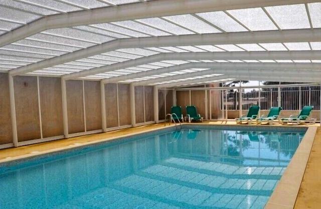 Homerez - Nice house for 6 ppl. with shared pool and terrace at Calvisson