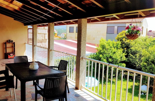 Homerez - Superbe maison pour 6 pers. avec jardin, terrasse et balcon à Porriño