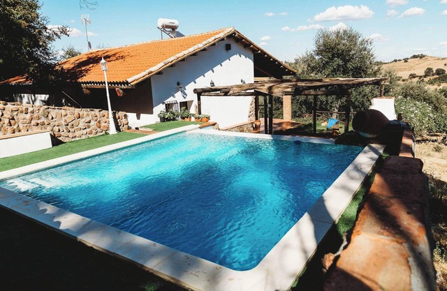 Homerez - Villa paisible à Monesterio avec piscine privée
