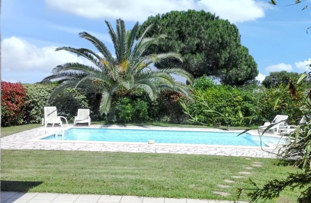 Homerez - Villa reposante à Solaro avec piscine privée et jardin