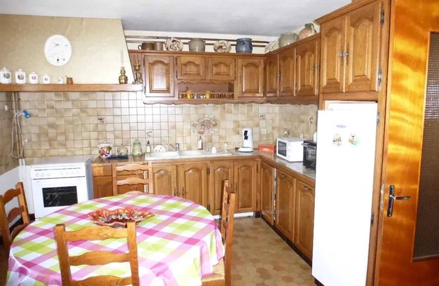 Homerez - Spacious house for 8 ppl. at Saint-André-de-Lidon
